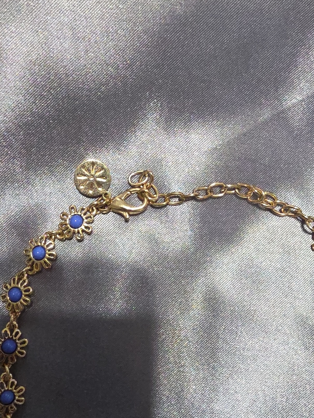 Vintage Isaac Mizrahi gold-tone bib necklace blue bead flower accents - Picture 3 of 3